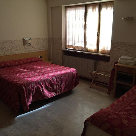 Hotel Nettuno Милано Екстериор снимка