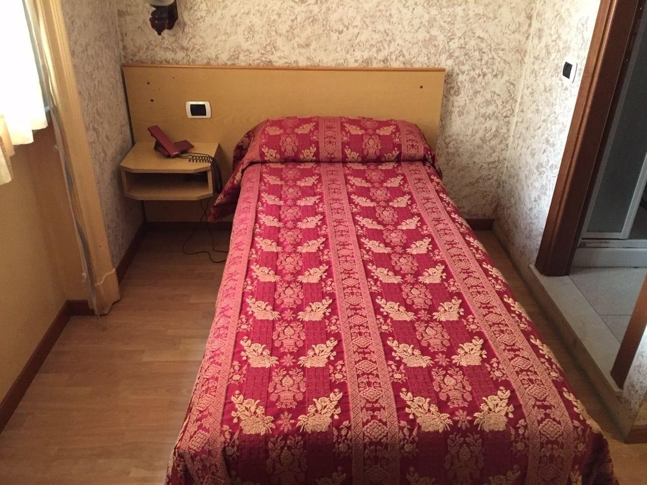 Hotel Nettuno Милано Екстериор снимка