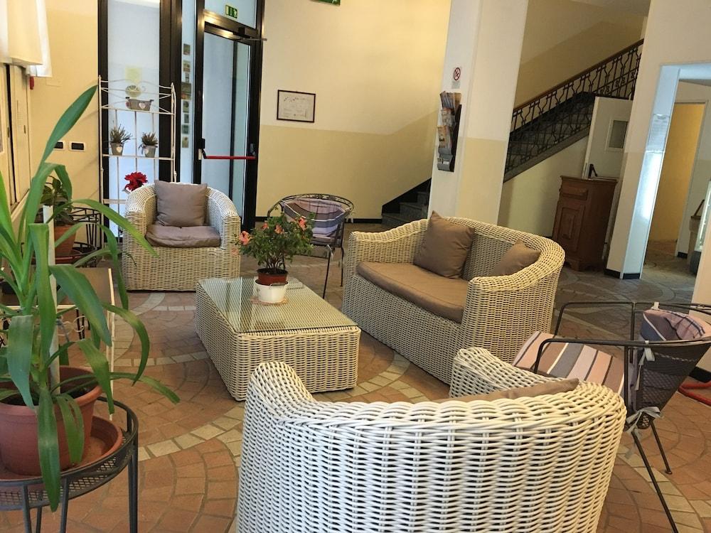 Hotel Nettuno Милано Екстериор снимка