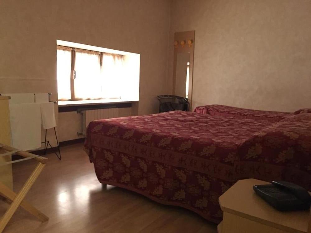Hotel Nettuno Милано Екстериор снимка