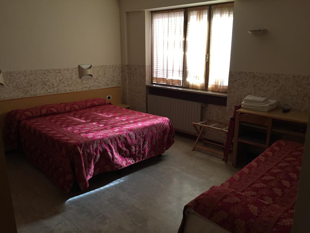 Hotel Nettuno Милано Екстериор снимка